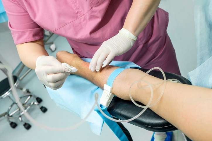 IV therapy preparation for acute peripheral ischemia treatment with HBOT in the Dallas Metro Area